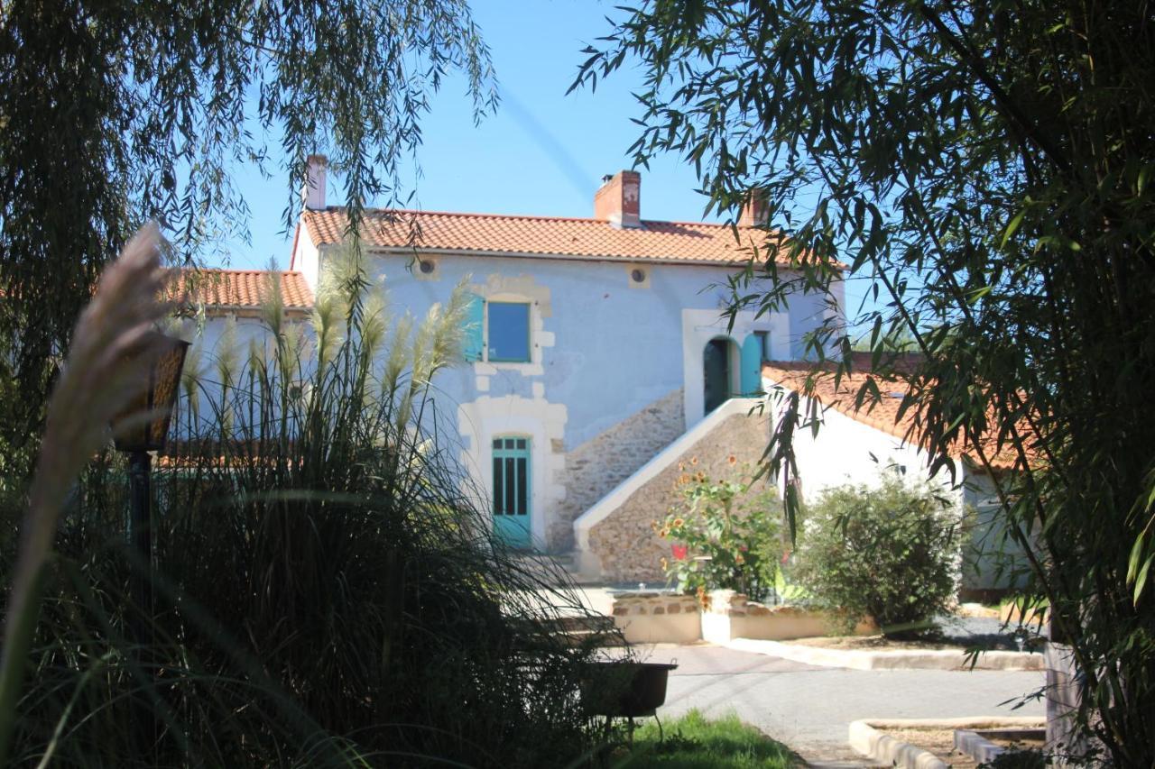L Entredeux Apartment Saint-Viaud Exterior photo